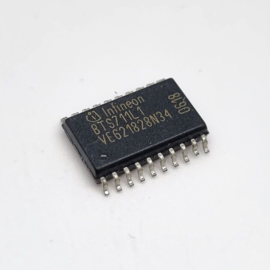 BTS711L1 DSO-20  Smart Power Switch