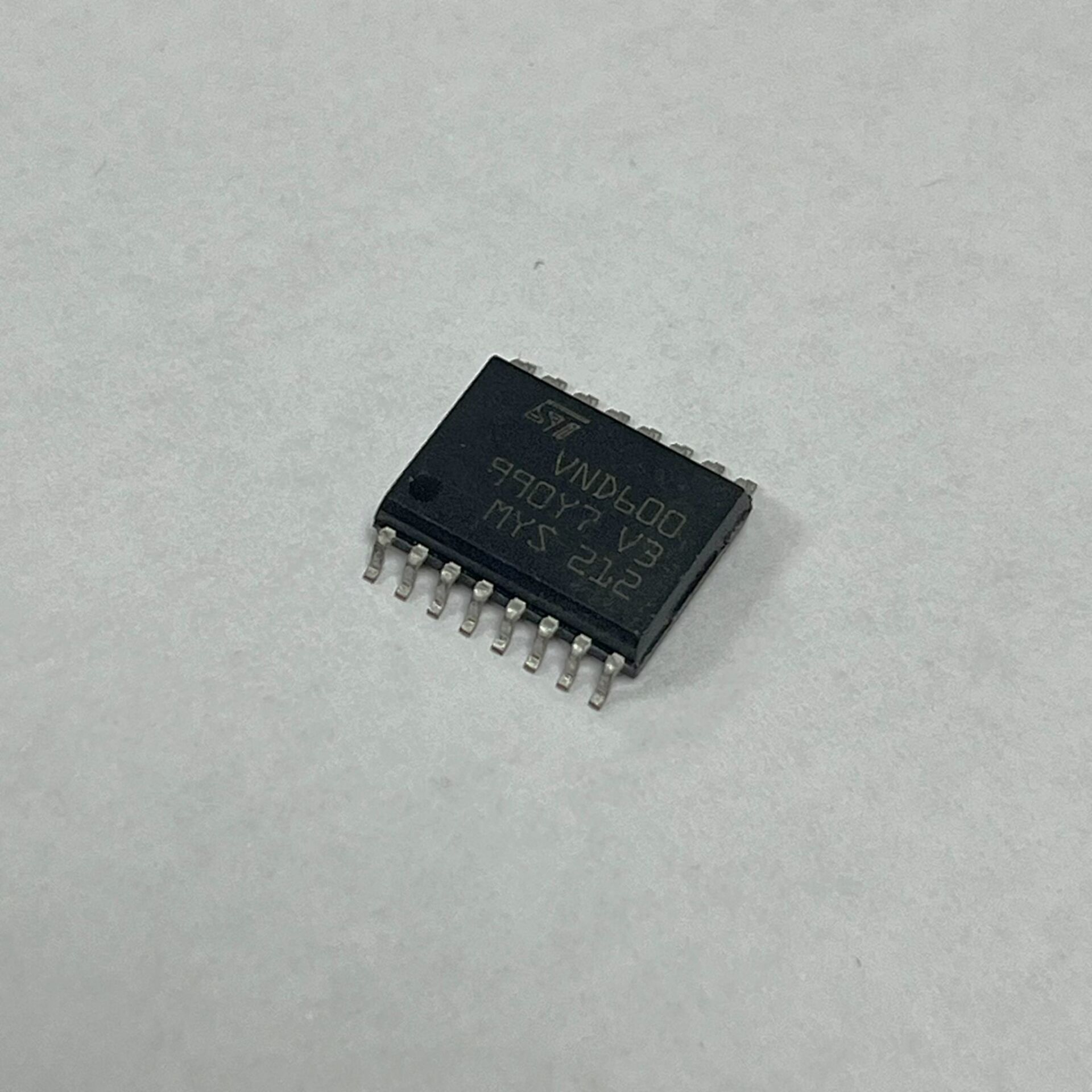 VND600 SO-16L Entegre Devre