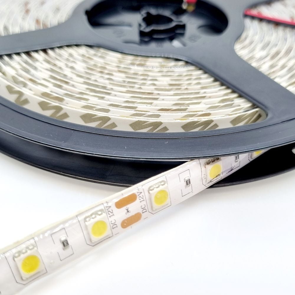 2011-3ÇİPLİ DIŞ MEKAN GÜNIŞIĞI ŞERİT LED 5MT 12V